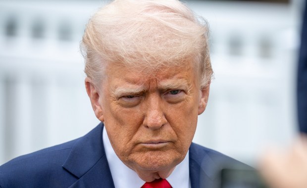 Trump uderza w Iran. "Jedynym powodem, dla którego żyją, są negocjacje"