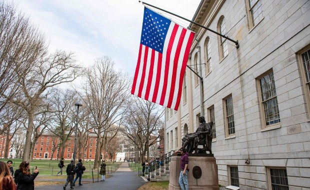 Trump: Uniwersytet Harvarda to kpina i ptasie móżdżki 