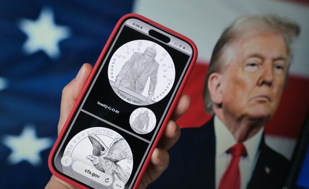 Trump uwieczniony na złotej monecie. Zatwierdzono już projekt