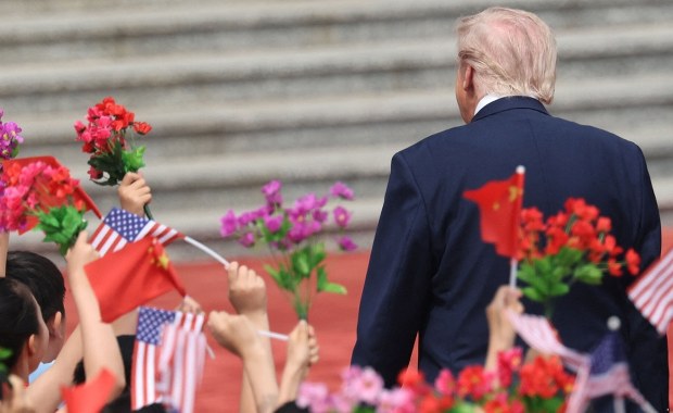 Trump w Pekinie, alarm w Pentagonie. Chiny zyskują przewagę nad USA