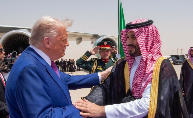 Trump w Rijadzie: Historyczny kontrakt na miliardy dolarów