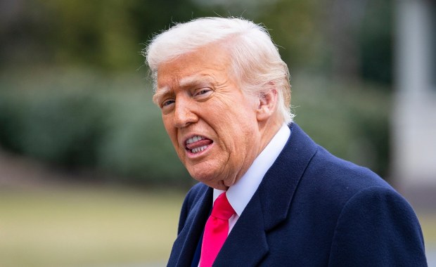 ​Trump wskazał, kto jest wrogiem narodu. "Skrajnie lewicowe, stuknięte zachowanie"