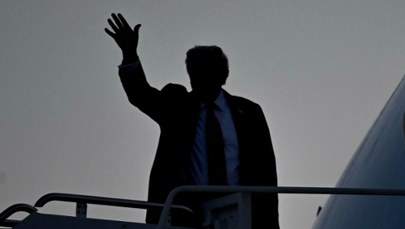 Trump wyleciał na Alaskę. "Zbrodniarz wojenny przyjęty z fanfarami"
