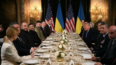 Trump wyprosił dziennikarzy i kazał ich nakarmić. Menu jest hitem