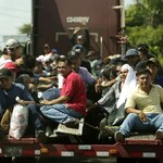 Trump zapewnia: Żołnierze nie będą strzelać do nielegalnych imigrantów