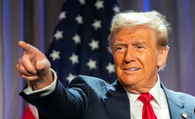 Trump złożył życzenia chińskim żołnierzom, Grenlandczykom i "lewicowym szaleńcom"