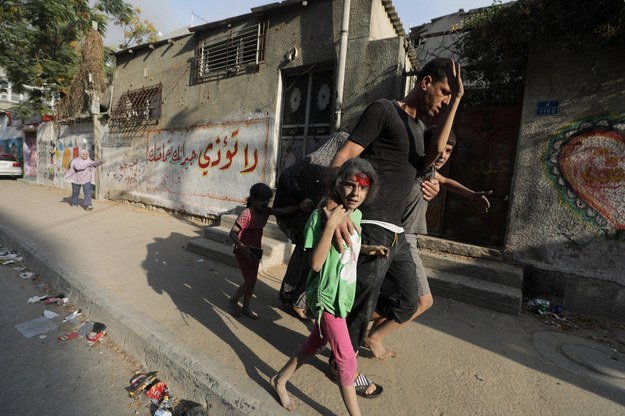Trwa bombardowanie Stref Gazy przez siły Izraela /MOHAMMED SABER  /PAP/EPA