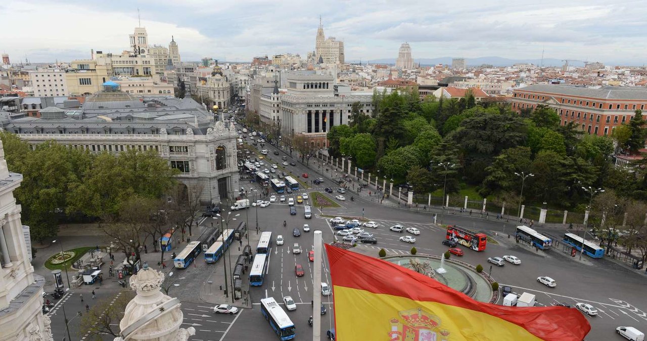 Trwa boom na nieruchomości w Hiszpanii, Polacy inwestują w domy i apartamenty /AFP