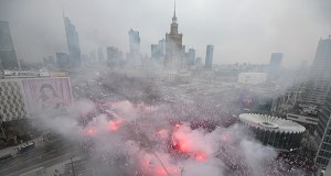 Trwa Marsz Niepodległości. Tysiące uczestników, wśród nich prezydent Nawrocki [NA ŻYWO]