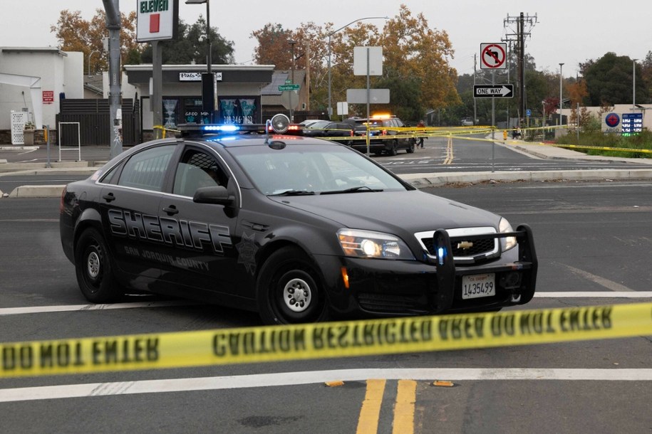 Trwa obława na sprawcę strzelaniny, do której doszło w sobotę w Stockton w Kalifornii /Benjamin Fanjoy /East News