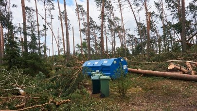 Trwa usuwanie skutków nawałnic. 1,3 tys. interwencji strażaków w ciągu doby