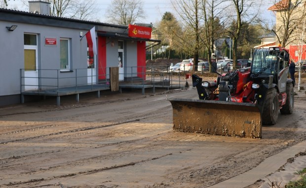 Trwa usuwanie skutków piątkowej ulewy. Blisko 700 interwencji strażaków 