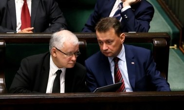 Trwa walka PiS-u z czasem. Chce szybko przeprowadzić przez Sejm podwyżki dla rządu i prezydenta