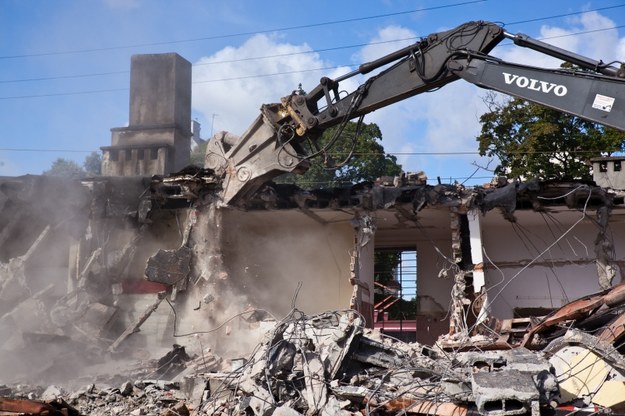 Trwa wyburzanie budynku dwroca /Dariusz Proniewicz /RMF FM