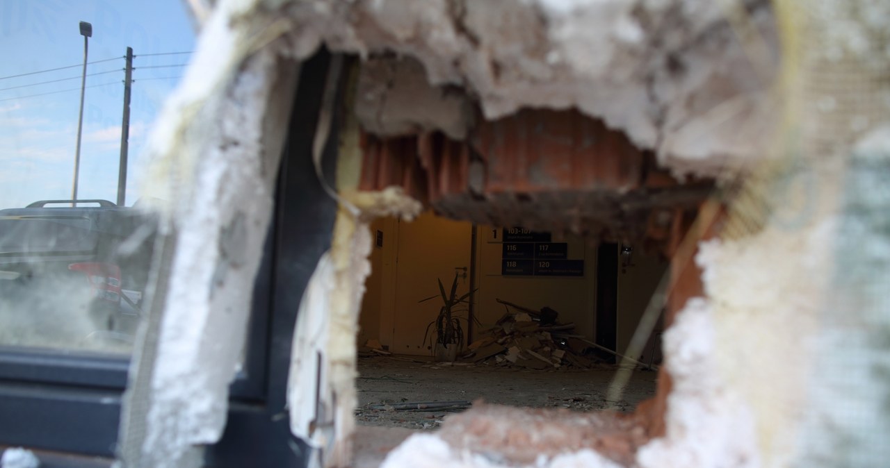 Trwa wyjaśnianie okoliczności eksplozji w komisariacie w Kłodawie