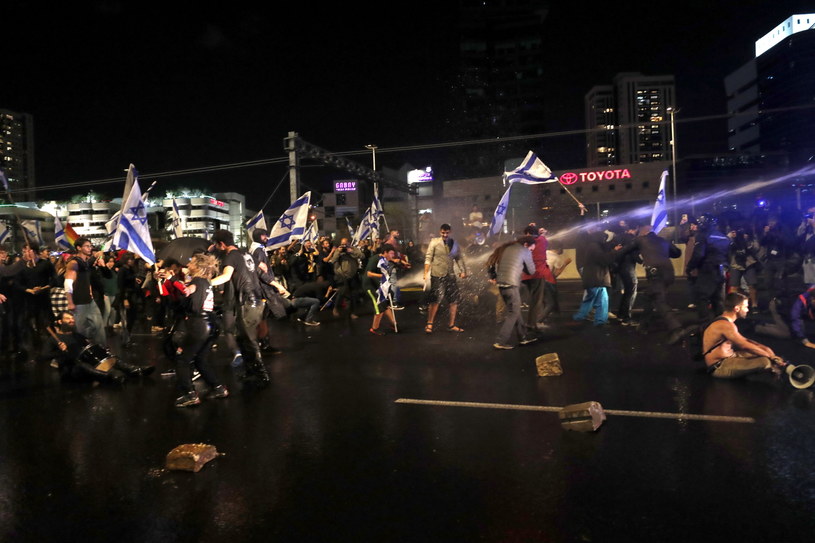 Trwają masowe protesty na ulicach Izraela /EPA/Atef Safadi /PAP