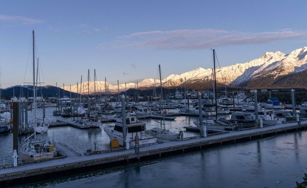Trwają poszukiwania zaginionego samolotu. Na pokładzie jest 10 osób