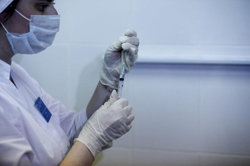 Trwają pracę nad szczepionką na koronawirusa /Sefa Karacan/Anadolu Agency /Getty Images