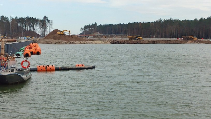Trwają prace przy drodze wodnej z Bałtyku do Elbląga (przekop Mierzei Wiślanej) /Hubert Hardy /Reporter