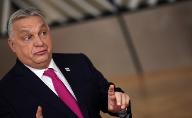 "Trwają przygotowania do wojny". Orban oskarża Brukselę