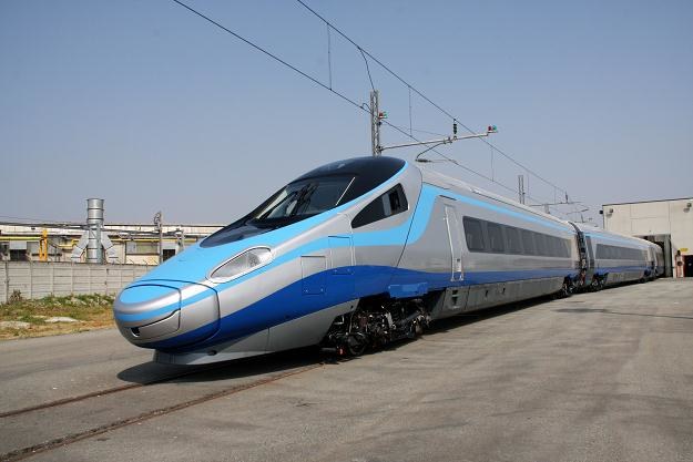 Trwają testy pierwszego pociągu Pendolino produkowanego dla PKP Intercity przez koncern Alstom /PAP