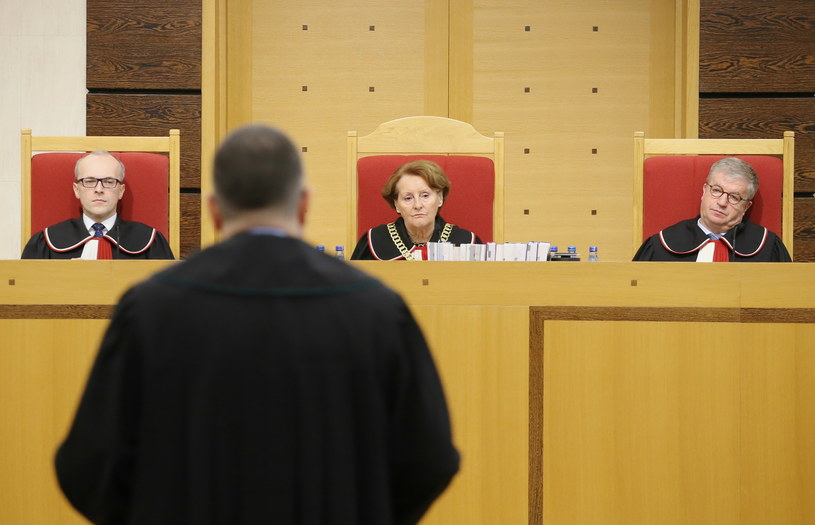 Trybunał badał przyjętą w czerwcu ustawę o TK, która była podstawą wyboru pięciu sędziów z 8 października /Paweł  Supernak  /PAP