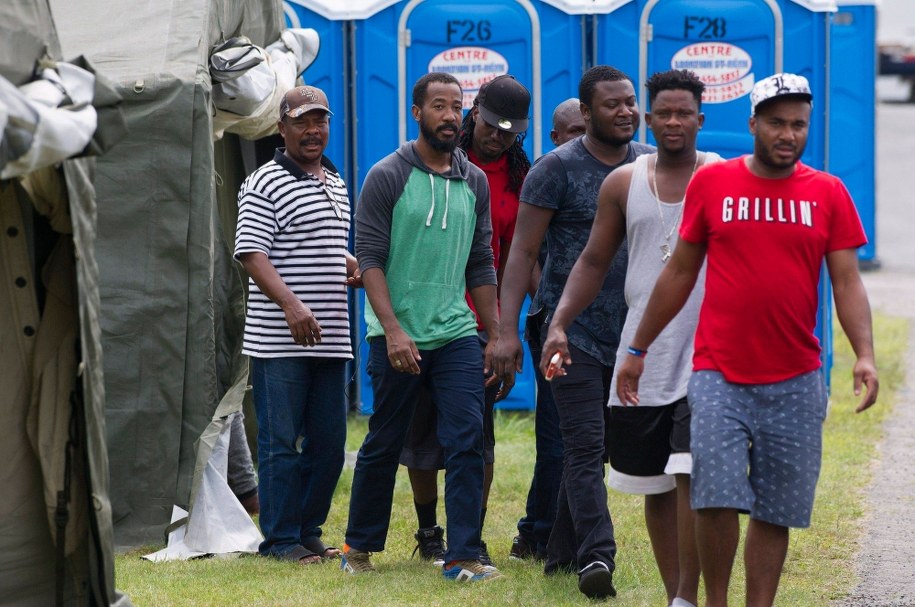 Trybunał Sprawiedliwości UE oddalił skargi Słowacji i Węgier w sprawie uchodźców /Graham Hughes /PAP/EPA