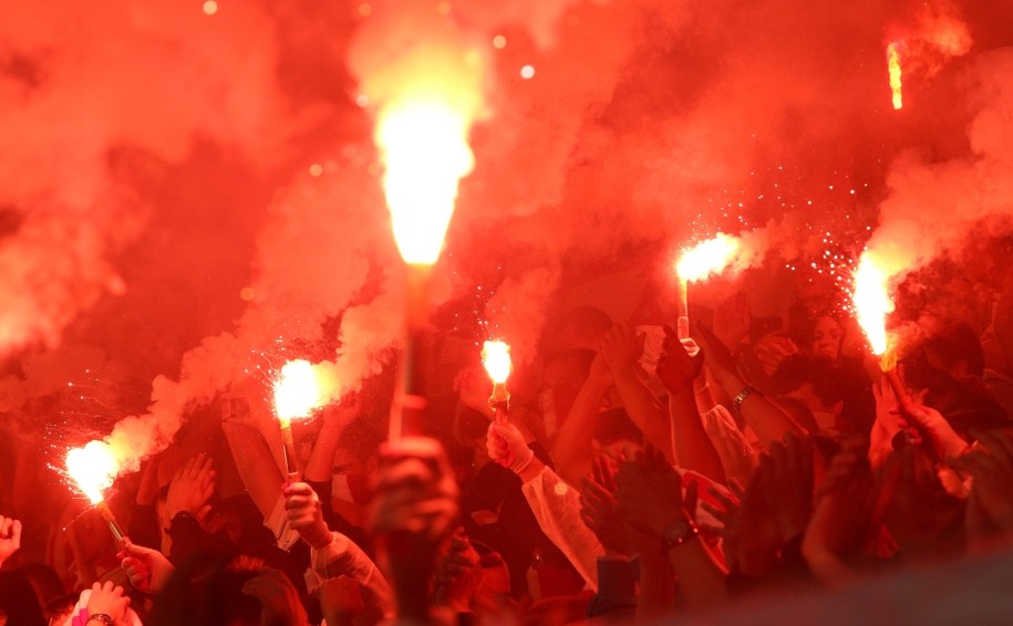 Trybuny stadionu przy Kałuży podczas ostatnich Wielkich Derbów Krakowa /Stanisław Rozpędzik /PAP