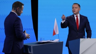 Trzaskowski pytał o ustawki. Nawrocki nagle wyjął zdjęcie