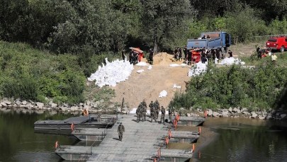 Trzaskowski: W piątek wieczorem ścieki przestaną wpływać do Wisły