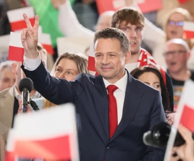 Trzaskowski wygrywa pierwsza turę wg exit poll. Składa obietnice