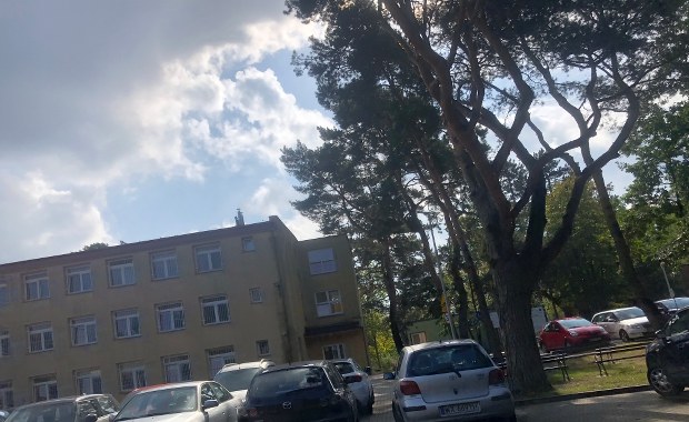 "Trzeba dostawiać łóżka". Coraz więcej dzieci trafia na oddziały psychiatryczne na Mazowszu