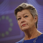 "Trzeba więcej przejrzystości". Komisarz UE apeluje o dopuszczenie mediów do strefy przygranicznej