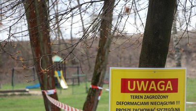 Trzebinia: Powiększyło się zapadlisko przy ogródkach działkowych