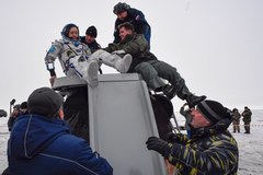 Trzech członków załogi ISS powróciło na Ziemię