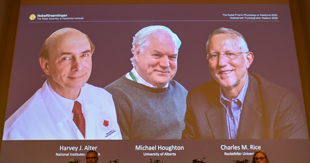 Trzech laureatów tegorocznego Nobla z medycyny: Harvey Alter, Michael Houghton i  Charles Rice /AFP
