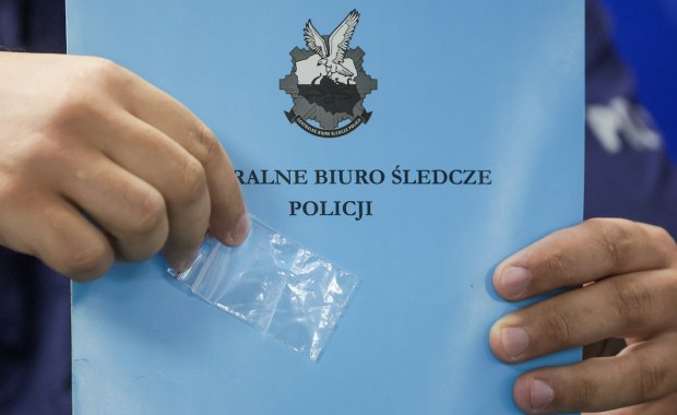 Trzech lekarzy zatrzymanych. CBŚP rozbija gang handlujący nielegalnymi lekami