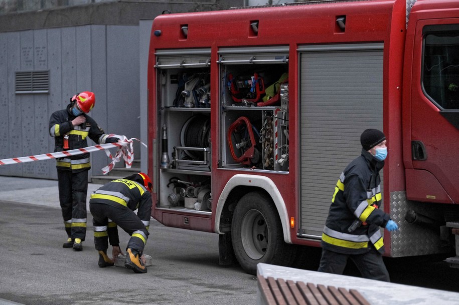 Wypadek w Beskidach: Mężczyźni spadli z dachu