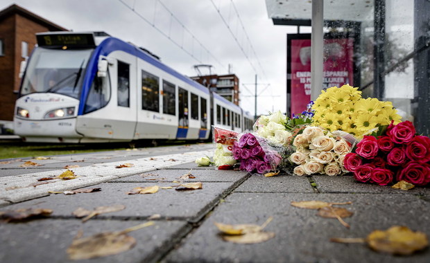 Trzech nastolatków w Hadze wepchnęło bezdomnego Polaka pod tramwaj