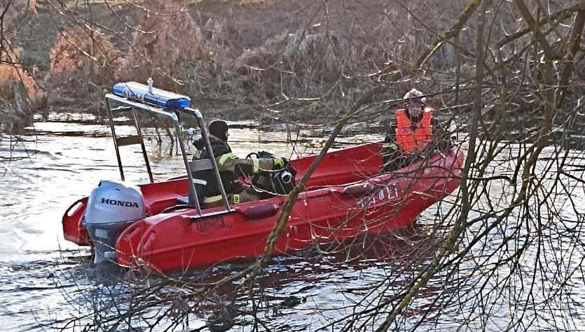 Trzeci dzień poszukiwań 36-latki. Kobieta wpadła z synem do rzeki Wieprz
