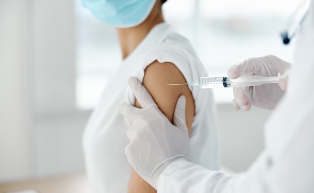 Trzecia dawka szczepienia przeciw Covid-19. Ważna decyzja ws. młodzieży