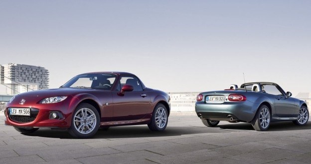 Trzecia generacja Mazdy MX-5 (NC) zadebiutowała w 2005 roku. /Mazda