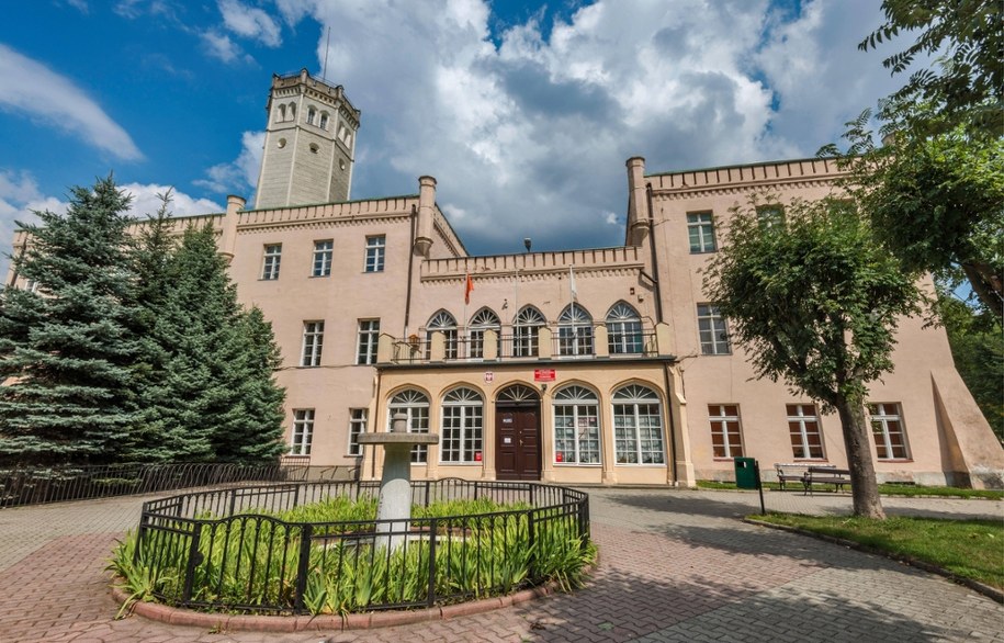 Trzecia kolumna z Pompei w szkolnej fontannie /	Witold Skrypczak / Alamy Stock Photo /PAP