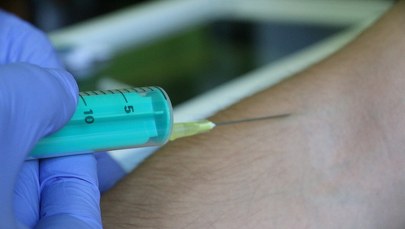 Trzecia szczepionka na koronawirusa. AstraZeneca: Skuteczność to ok. 90 proc