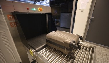 Trzecie polskie lotnisko bez limitu płynów. Zamontują tam nowe skanery