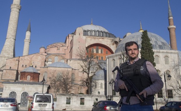 Trzej Rosjanie zatrzymani w związku z zamachem w Stambule