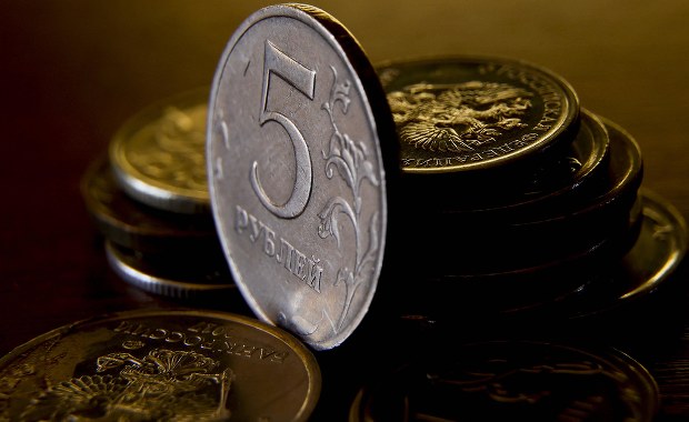 Trzęsienie ziemi na rosyjskim rynku walutowym. Co z rublem? 