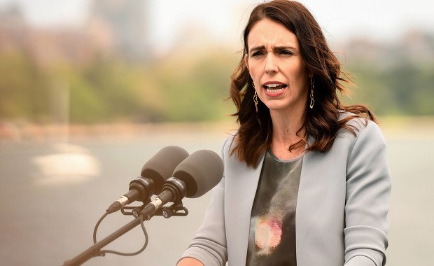 Trzęsienie ziemi w czasie wywiadu na żywo premier Nowej Zelandii