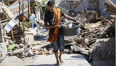 Trzęsienie ziemi w Indonezji. Setki przerażonych turystów czekały na ratunek