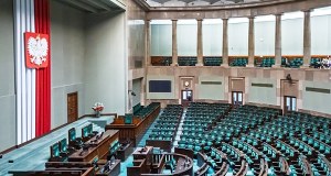 Trzęsienie ziemi w sondażu CBOS. Trzy partie poza Sejmem, jedna z rekordowym wzrostem